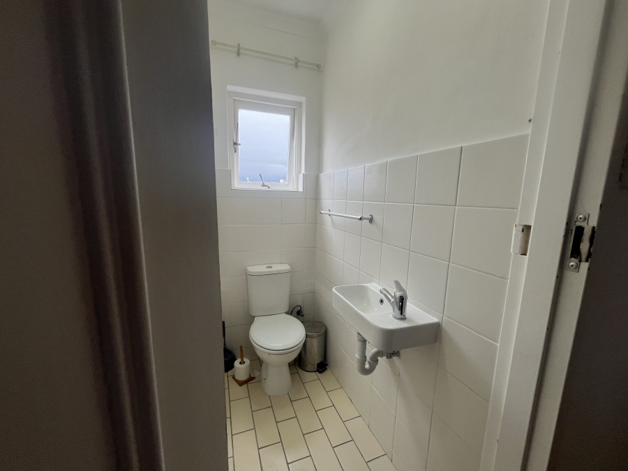 To Let 2 Bedroom Property for Rent in Mountainside Western Cape
